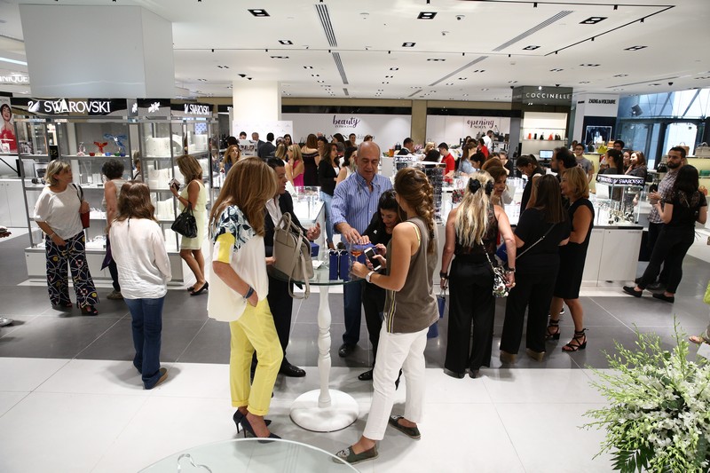 Swarovski celebrates the reopening of its kiosk in ABC Achrafieh